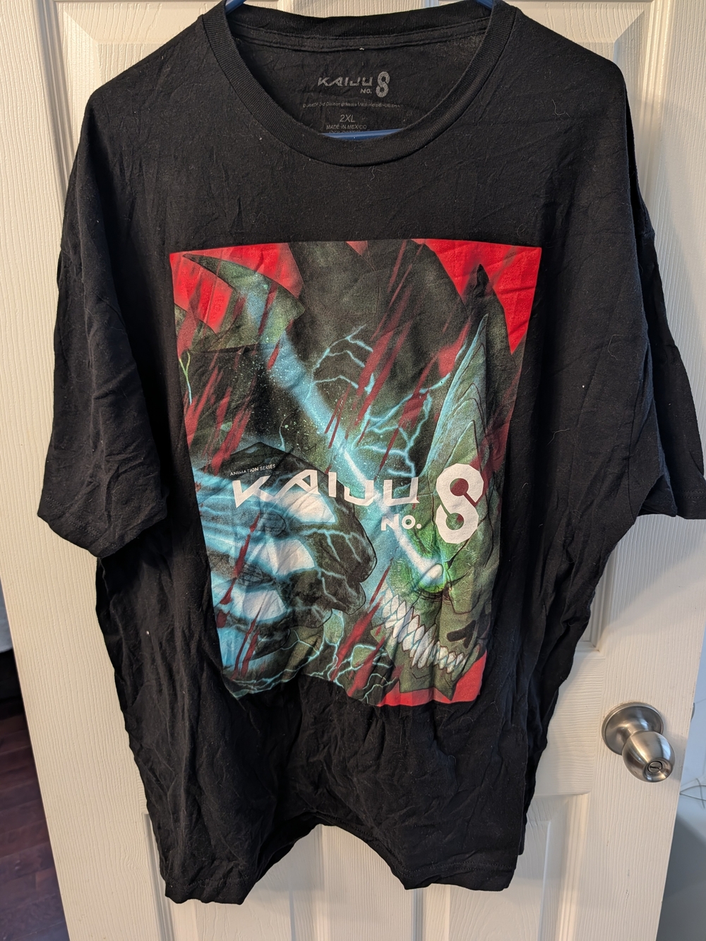 Anime KAIJU NO. 8 Black Short-Sleeve Graphic Tee with Red & Green Artwork